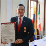 RECIBE MARCO BONILLA RECONOCIMIENTO DEL SENADO DE COLOMBIA POR POLÍTICAS PÚBLICAS FAMILIARES