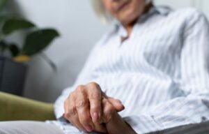 La salud mental de los adultos mayores, una deuda pendiente