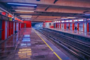 Lenny Kravitz enciende el Vive Latino 2026 mientras el Metro extiende su horario para facilitar el regreso
