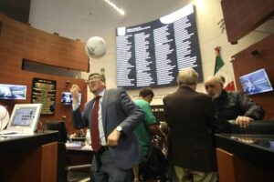 Anuncian votación del Plan B electoral en Senado para el 25 de marzo