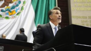 Sergio Mayer regresa a Diputados tras eliminación de reality show