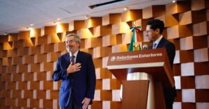 Sheinbaum propone a Roberto Velasco como nuevo Canciller; exembajadora denuncia corrupción en Londres