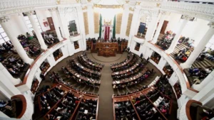 Inician mesas deliberativas del Sistema de Cuidados en CDMX; alertan por fármacos falsos y estafas digitales