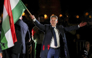 Oposición liderada por Péter Magyar gana elecciones en Hungría y derrota a Viktor Orbán