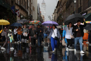 Activan Alerta Amarilla por lluvias en CDMX; registran cortocircuito en Metro Línea 1