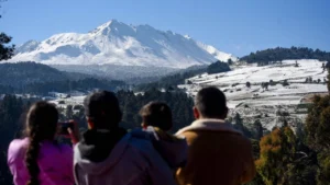 Volcanes del Edomex se cubren de nieve mientras granizadas golpean tres estados