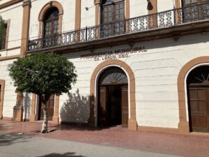 Cierran indicadores financieros con variaciones mixtas; entran en vigor nuevas reglas para borrar deudas del Buró de Crédito