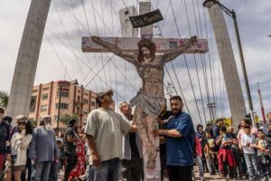 Semana Santa 2026: Viacrucis migrante, reclusorios y quema de Judas marcan festividades