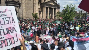 Madres buscadoras protestan en Fan Fest de Guadalajara y rechazan señalamientos de Sheinbaum