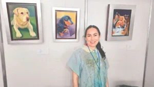 Cristina Martínez inmortaliza el vínculo con las mascotas a través de retratos pintados a mano