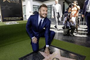 David Beckham recibe estrella en el Paseo de la Fama de Hollywood acompañado por Victoria y Tom Cruise