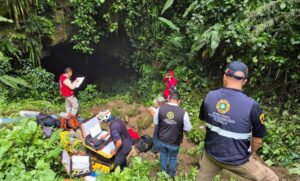 Localizan cuarto y último cuerpo en gruta de Chichicazapan; lluvias dificultan extracción