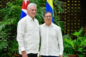 Petro viaja a Cuba en sus últimos días de gobierno ante el anuncio de cierre de embajadas por De la Espriella