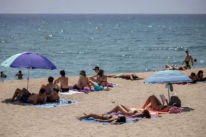La paradoja de la fatiga: por qué el cuerpo trabaja más aunque estés tumbado en la playa