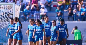 Condenan violencia digital contra jugadoras de Cruz Azul Femenil y Mafer Pons